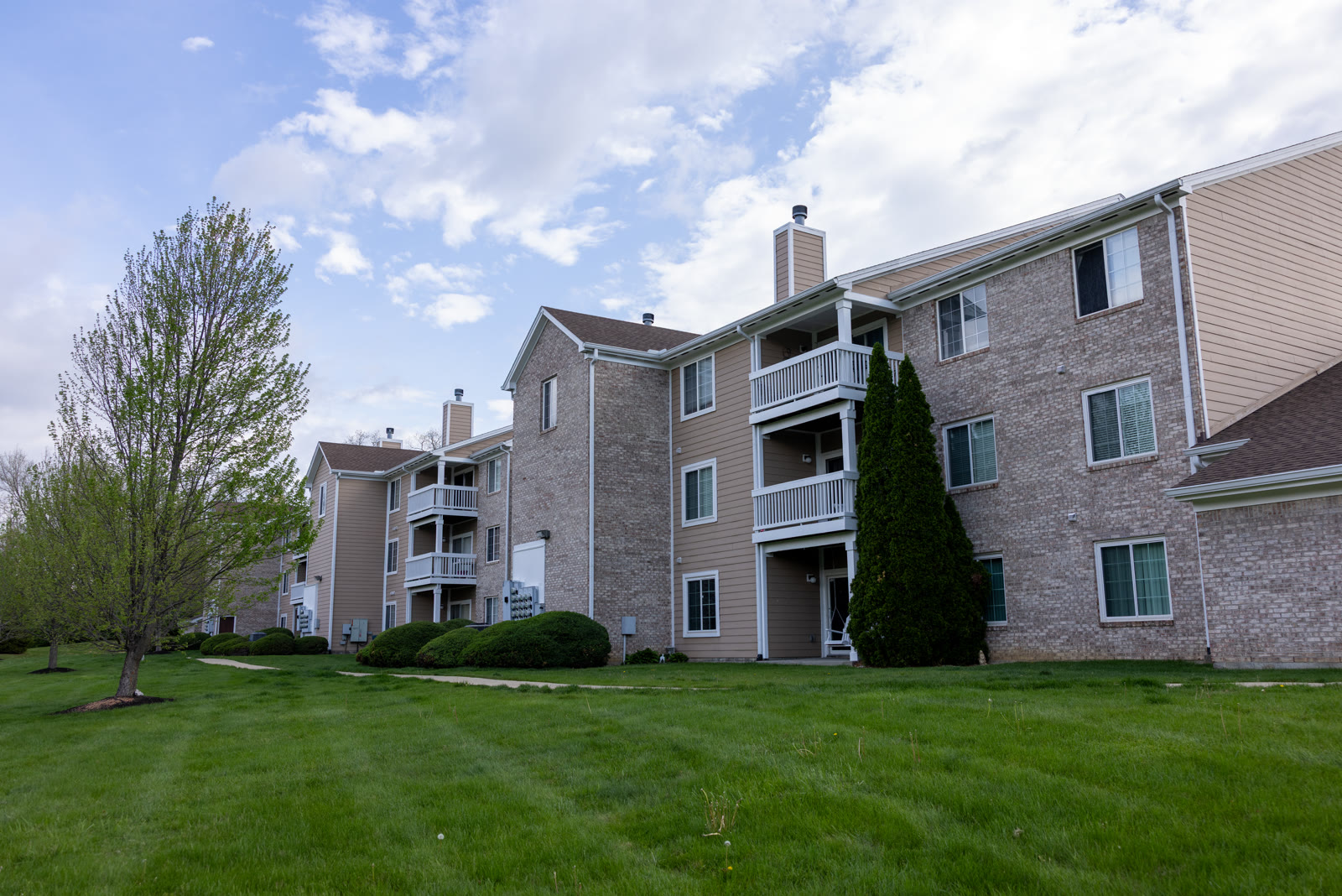 Windslow Crossing Condos buildings with repainted trim and balconies after Beacon Painting Phase 1, Southside Indianapolis IN